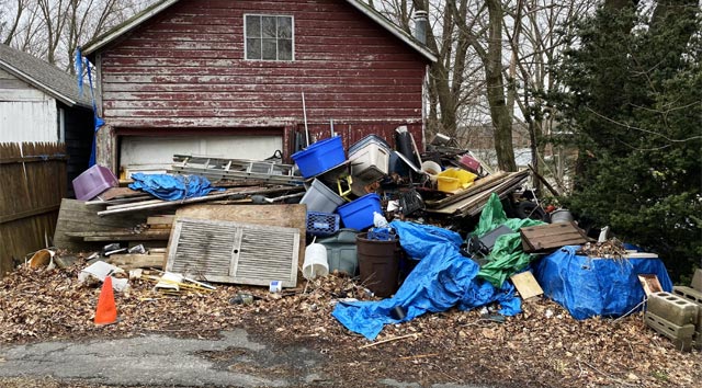 Waste Disposal Holsworthy — Rubbish R Us team at work